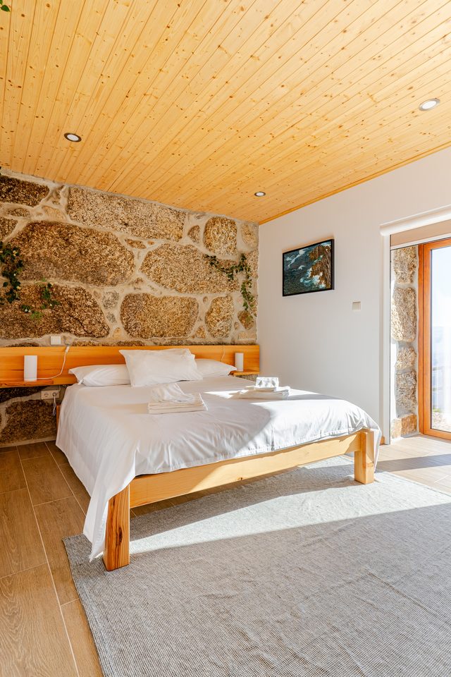 Cozy rustic stone bedroom suite at Casa do Sol, Celorico de Basto